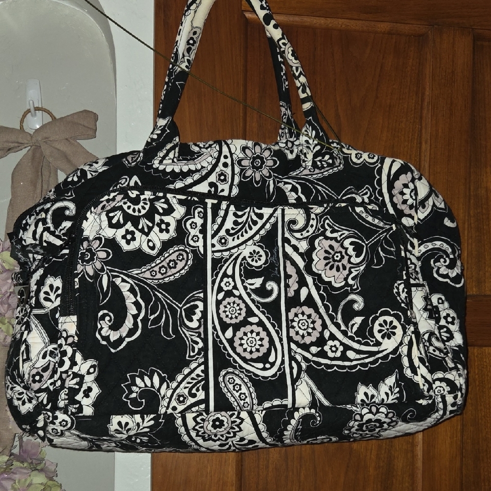 Quilted Paisley Black and White Tote Bag Vera Bradley. No Shoulder Strap.